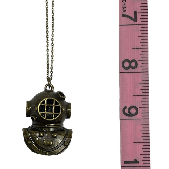 Diving Helmet Pendant Necklace in brass colored metal on brass chain NEW - Picture 8 of 8